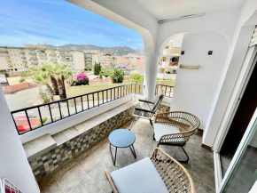 Apartamento con vista al mar a 3 minutos de la playa! Spacious Beach Apartment 3 min to the beach, La Herradura